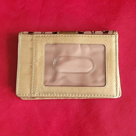 Coach - Picture 6 of 7